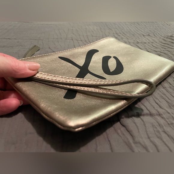 Banana Republic leather wristlet - Picture 2 of 5